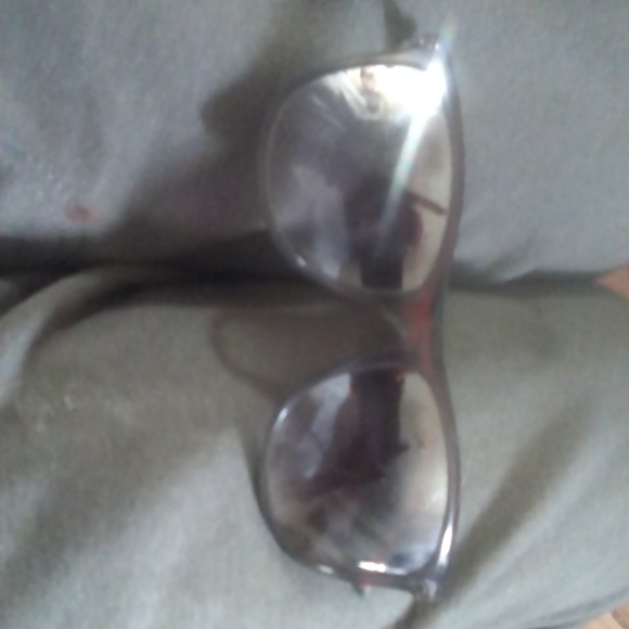Gucci sunglasses - Picture 1 of 2